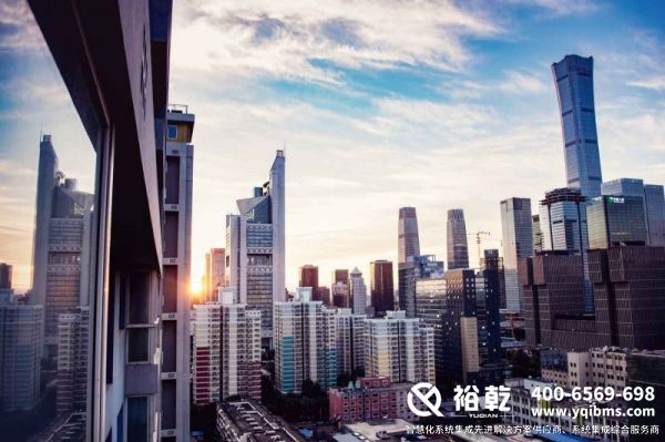 能耗監(jiān)測(cè)系統(tǒng)，數(shù)據(jù)分析，報(bào)告生成，多平臺(tái)支持